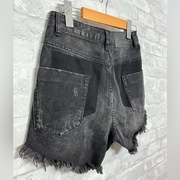 ONE TEASPOON | Bonita Black High Waist Denim  Short raw hem - size 24 - waist 26 - Picture 5 of 9